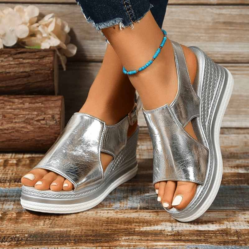 Baylie - Stylische Metall-Sandalen