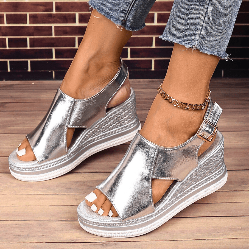 Baylie - Stylische Metall-Sandalen