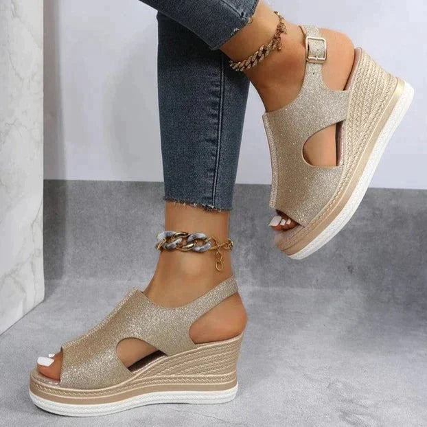 Maeve – Entspannte Keil-Sandalen