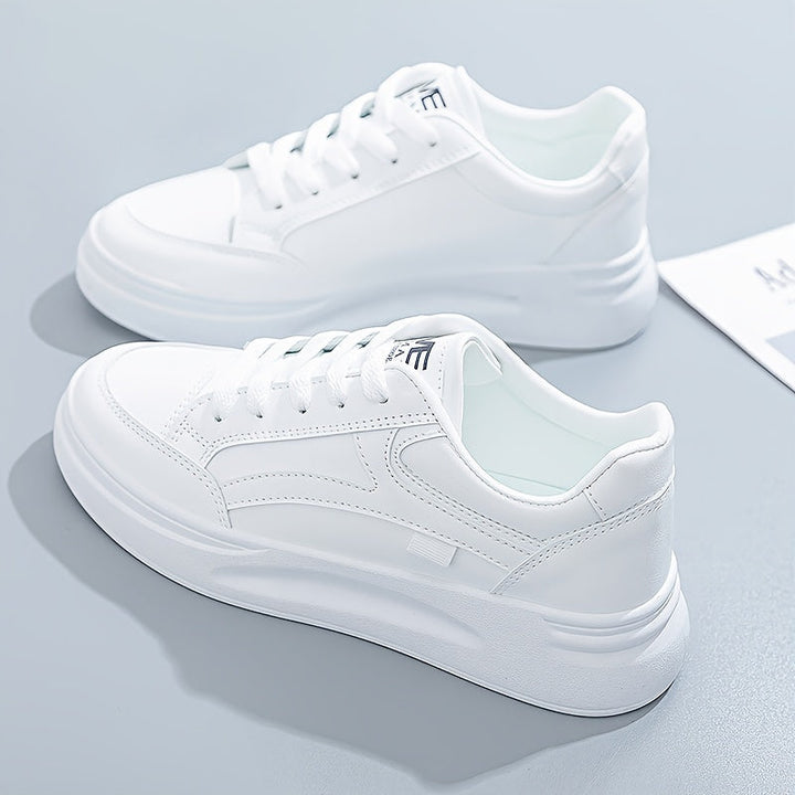 Chic weiße Sneakers mit leichtem Komfort