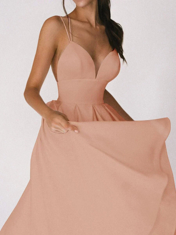 Elara - Elegantes Minimalistisches Kleid