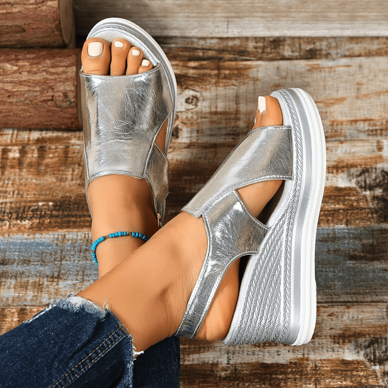 Baylie - Stylische Metall-Sandalen