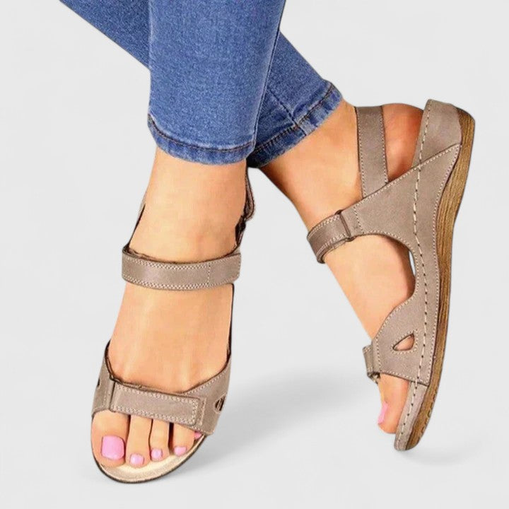 Avrie - Flache Komfortsandalen