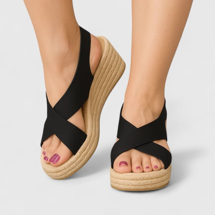 Bellany - Plateausandalen mit Kreuzriemen