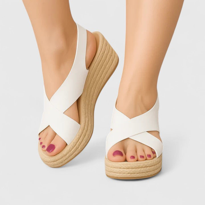 Bellany - Plateausandalen mit Kreuzriemen