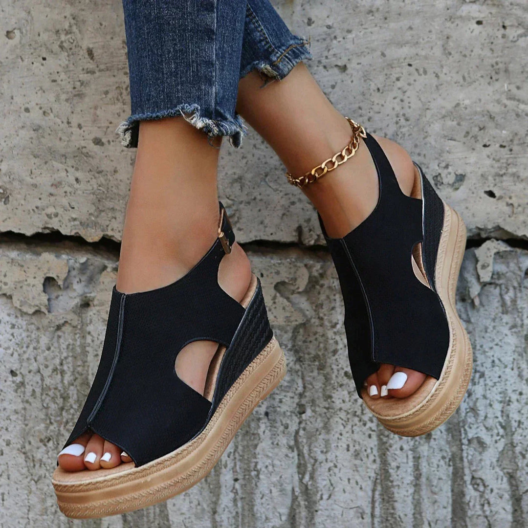 Maeve – Entspannte Keil-Sandalen