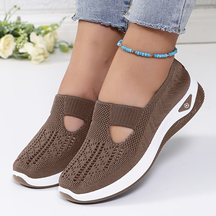 Leicht anzuziehende Sneakers mit stabilem Komfort