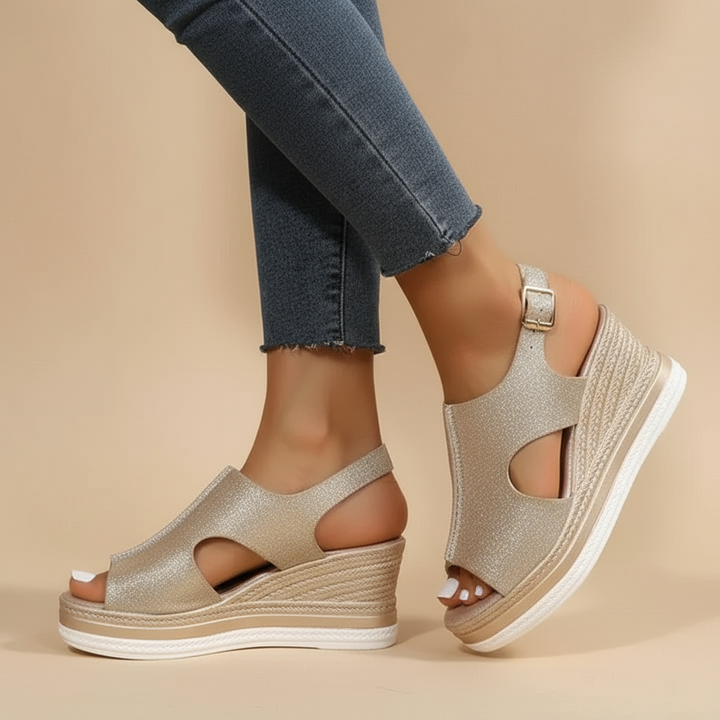 Maeve – Entspannte Keil-Sandalen